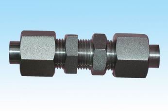 直通穿板卡（kǎ）套接頭